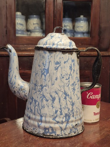 Antique white blue swirl - blue, snow